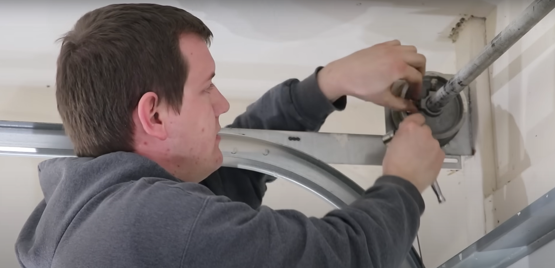 garage door cable repair service of Garage Door Services Laurel Florida.