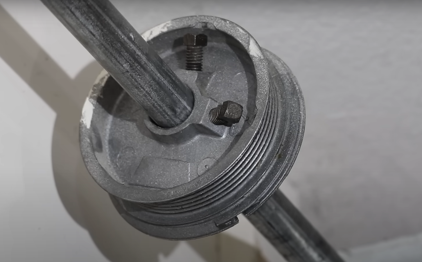 garage door cables need to be repair by expert,